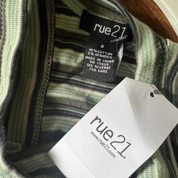 Rue21 NWT Sage Striped Halter Tank Top - Small - Picture 4 of 4